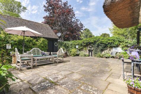 Side courtyard b.jpg