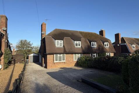 4-bed semi-detached on Hurst Grove, Lidlington, Bedfordshire, £1,800/mo