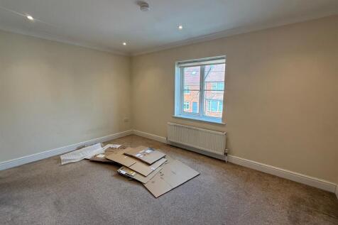 Weybrook House, Andover, SP10 3WT photo 3