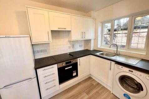 Lewknor Close, Lewknor photo 3