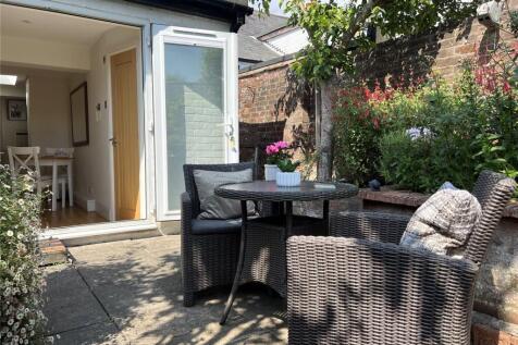 Al Fresco Dining