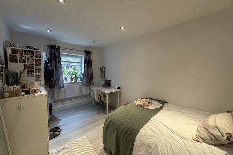 Flat 2 - Wilmslow Road - Withington - £175 PPPW photo 3