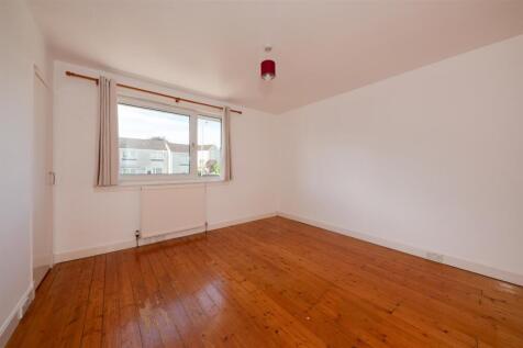 4 Gillies Place BF-10.JPG