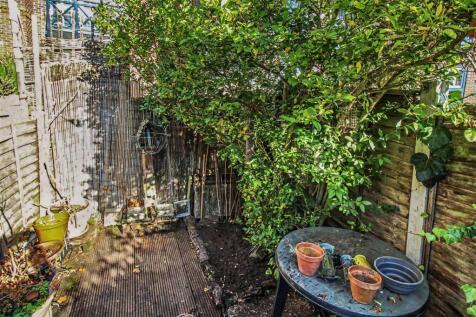 Rear Garden 6.jpg