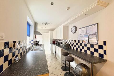 5-bed terraced on Radford Boulevard, Nottingham, £1,733/mo