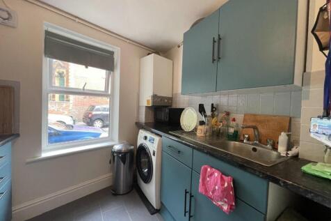 kitchen 2.2.jpg