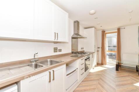 Lounge/ Diner/ Kitchen