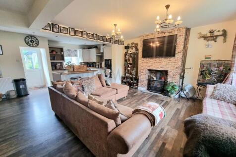 Lounge/Kitchen