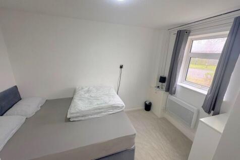 Coris Close, Middlesbrough, TS7 8SR9 photo 4