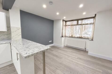 Beresford Avenue, Edgwick photo 3