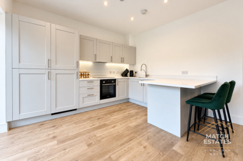 Boulmer Crescent, Hawkinge, Kent photo 3