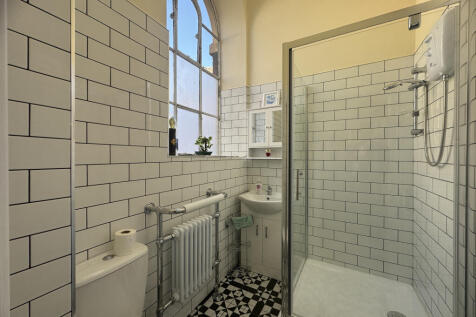 Shower/WC