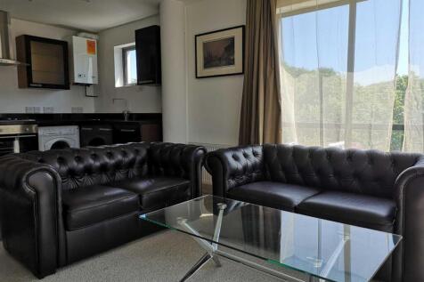 LOUNGE/KITCHEN