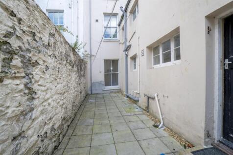 Courtyard.jpg
