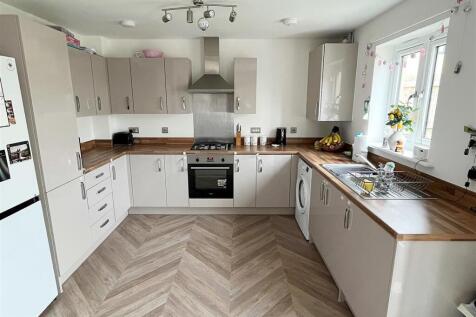 Kitchen Area.jpg