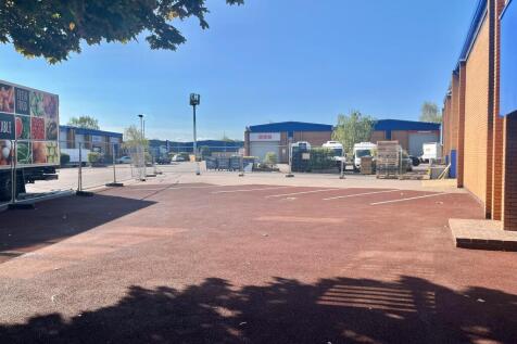 2 Crown Yard.jpeg