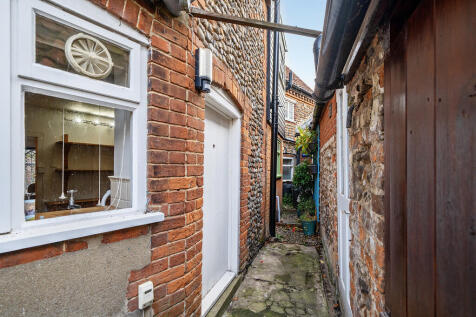 1374586-4-6909cfe...