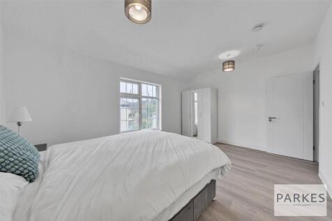 Tavistock Street, Luton, Bedfordshire, LU1 photo 3