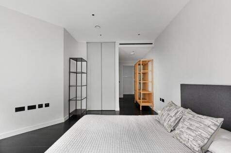 UPPER RIVERSIDE, 2, 402 RESHOOT-9.jpg