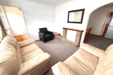 Squire Avenue, Canterbury, Kent, CT2 photo 3