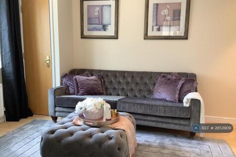 2-bed flat on Millennium Drive, London, E14, £2,300/mo