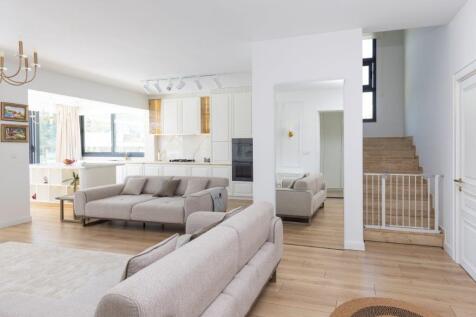 Exclusive 4-Bedroom Villa for Sale in Alagadi with Private Swimming Pool Image 9999 26