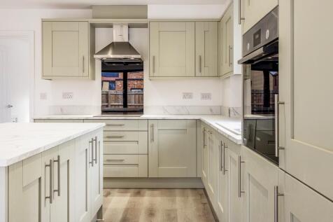 2 &amp; 6 Marshall Drive (Cowbit)-63.jpg