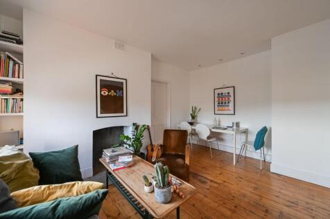 London, E1 - property photo