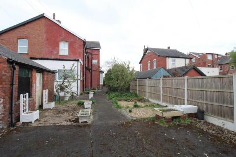 St Annes Road East, 147, Flat 1 - Rear garden 2.JP