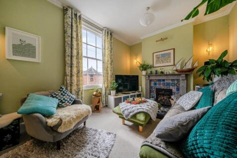 Reception/Bedroom