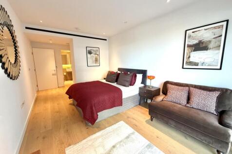 Master Bedroom (2)