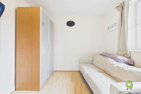 EweMove Basingstoke Winterthur Way Bedroom Two