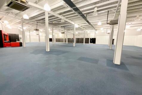 Retail Property (high street) to rent Image 6