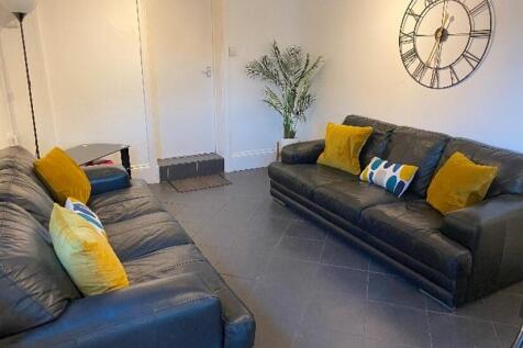 Tachbrook Road, Leamington Spa, Warwickshire, CV31 photo 4