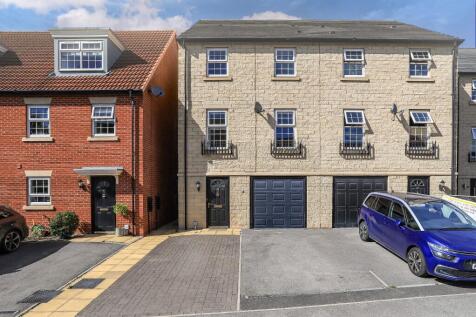 Pontefract, WF7 - property photo