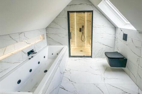 Balcony Bathroom Alt