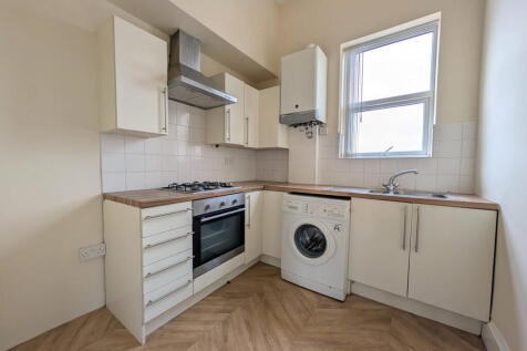 To Let - Eastbank Street, Southport Centre, PR8 - Two Bed First Floor Apt photo 2
