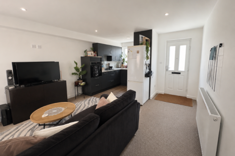 Avenue Lane, Eastbourne photo 3