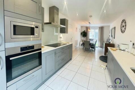 The Grove, Blackburn, Lancashire, BB2 photo 3