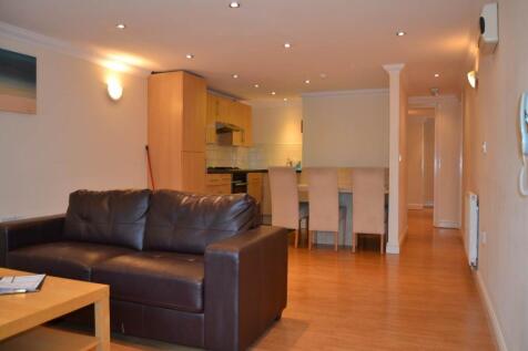 Modern Two-Bedroom Flat in Roath with Open-Plan L