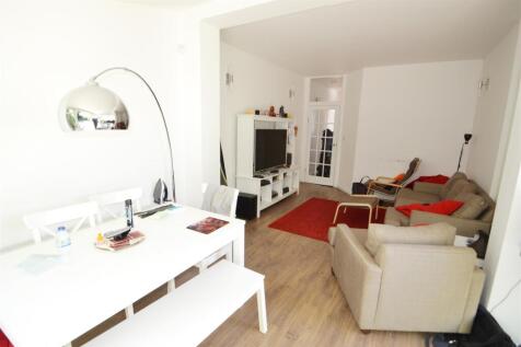 Cavendish Avenue 29 Rec .JPG
