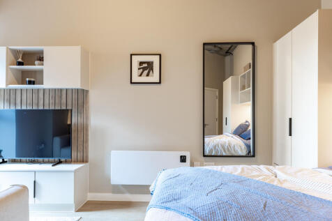 Fitz & Knox, Fitzalan Place, Adamsdown, Cardiff photo 4