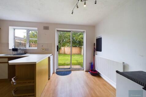 Sweetbriar Road, Melksham photo 4