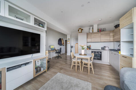 1331500-8-688a450...