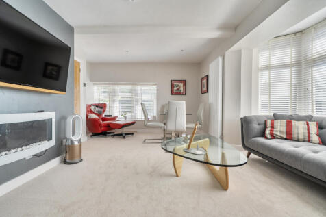 Sitting/Dining Room