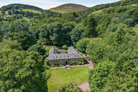Woodhouselee Stables