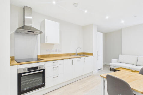 Luxury Furnished 1 Bed Apartment to Let