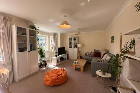 lounge 1.jpg