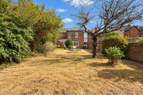 5-bed detached on Stanfield Road, Bournemouth, BH9, £3,050/mo