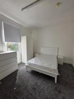 Manor Road bed4 .jpg